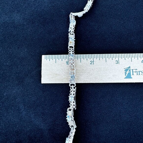 Vintage AVON NR Silver-Tone Rhinestone Crystal Bracelet Fold Over Clasp 8 inch - Picture 11 of 13